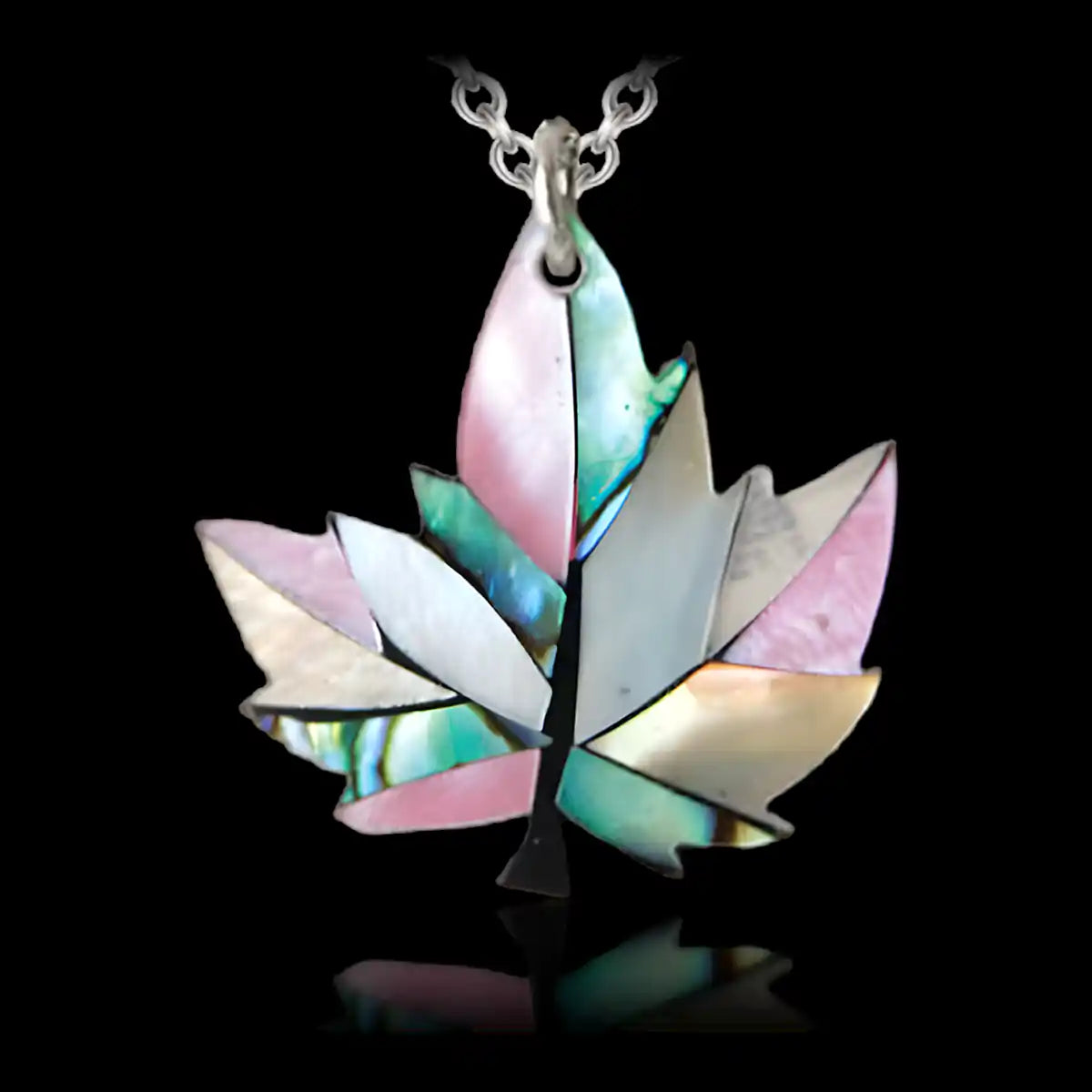 Glacier pearle maple leaf-blush necklace