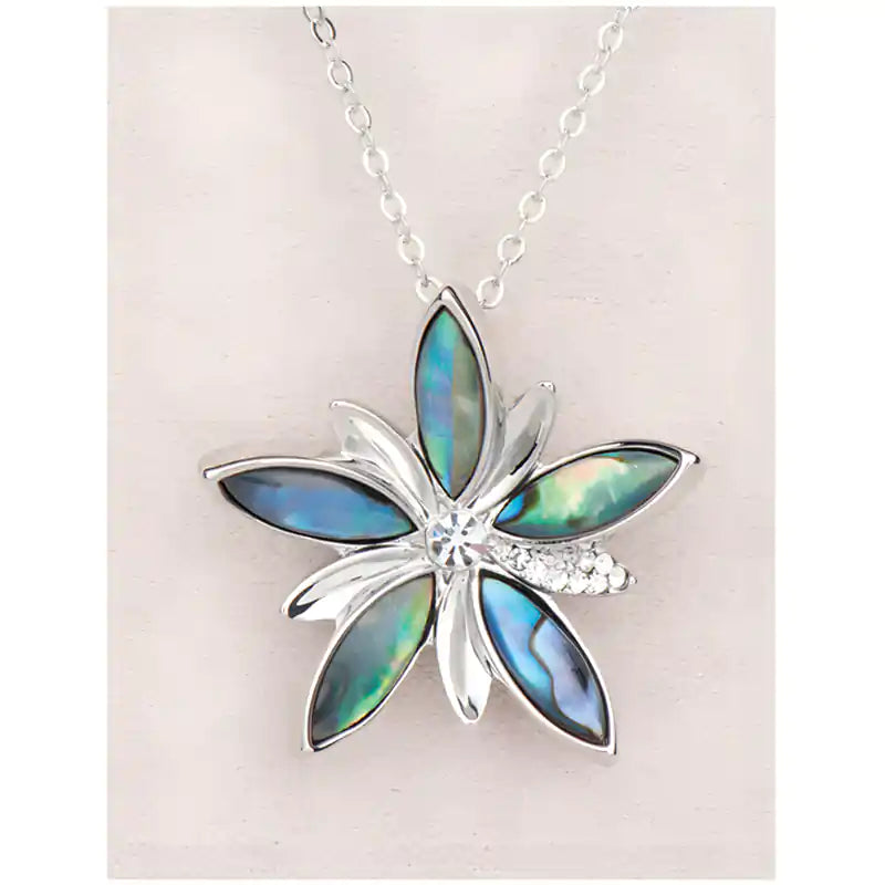 Glacier pearle bloom necklace