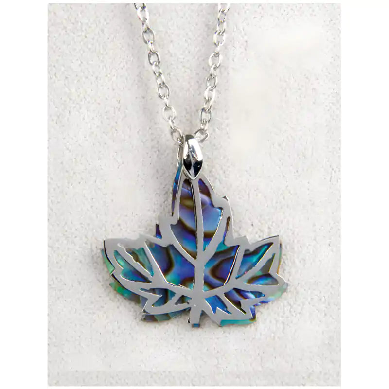Glacier pearle maple leaf swing necklace