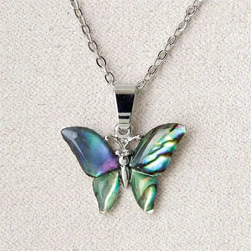 Glacier pearle butterfly necklace