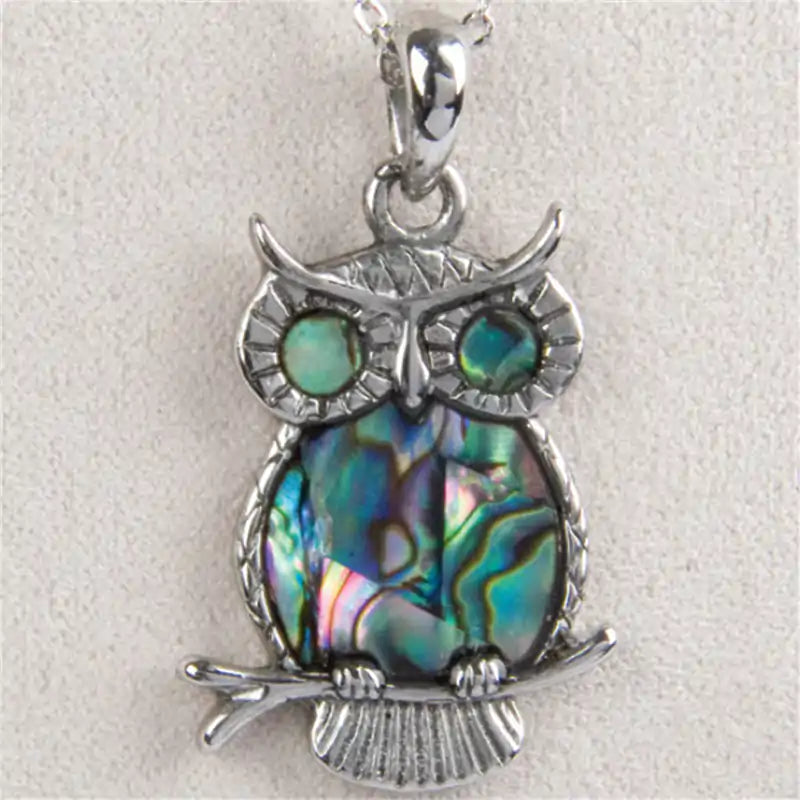 Glacier pearle owl necklace